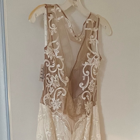 Wedding Dress - Picture 12 of 13